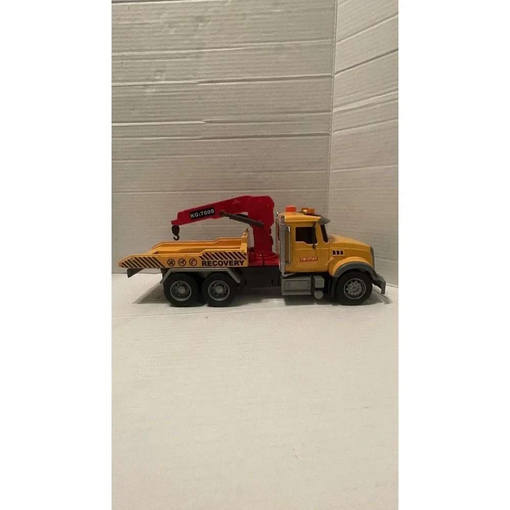 Toy Star KGT7000 Recovery Tow Truck Crane Wrecker Yellow Red Heavy Duty Toy